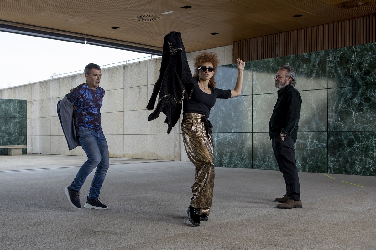 Photo from the movie Official Competition