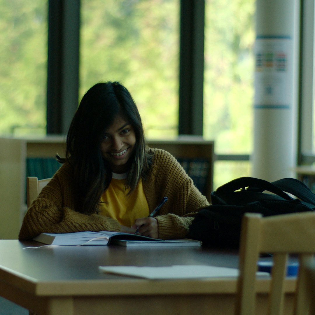 Photo from the movie Young Hearts [2020]