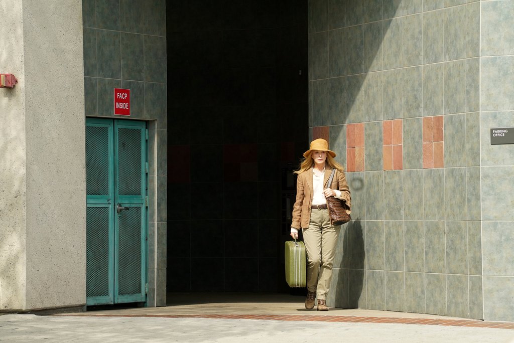 Photo from the movie Ray Meets Helen