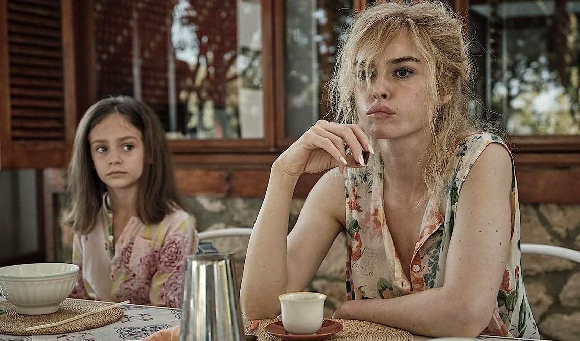 Photo from the movie The Hummingbird