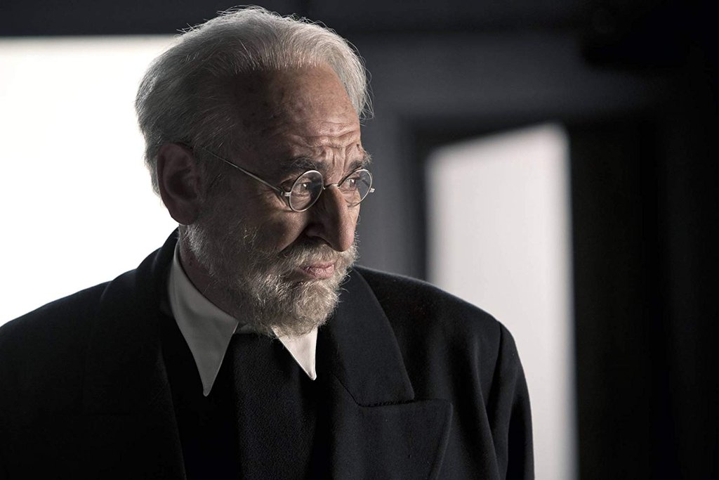 Photo du film While at War