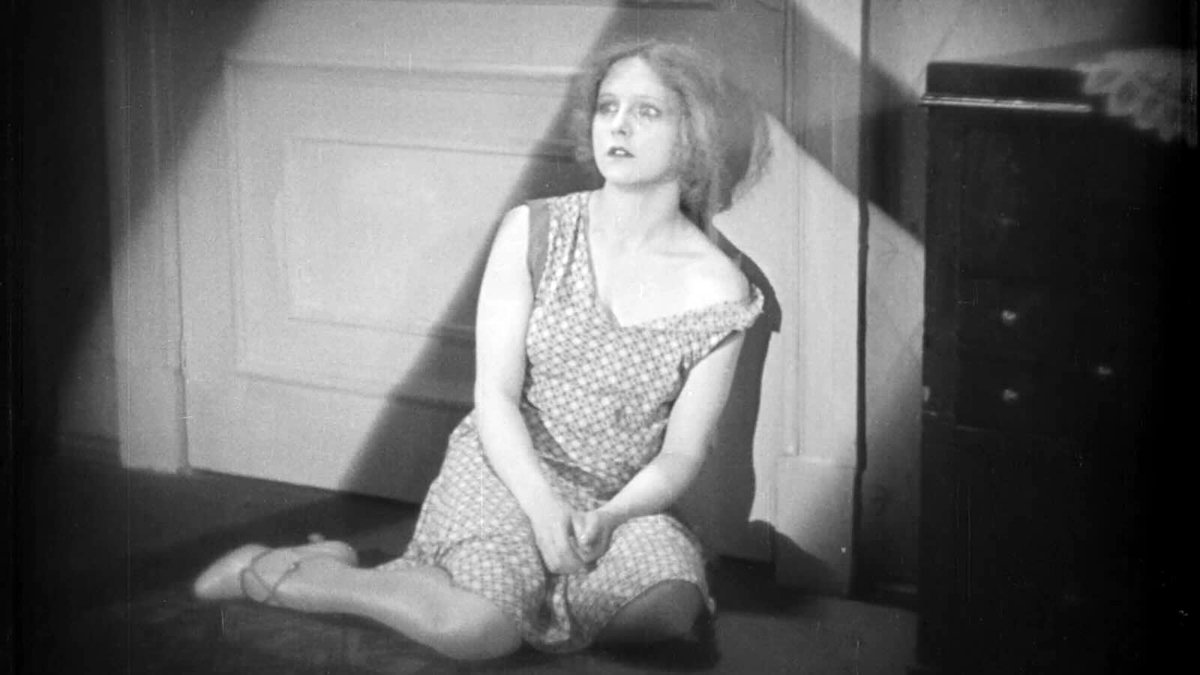 Photo from the movie Girl on the Cross [1929]