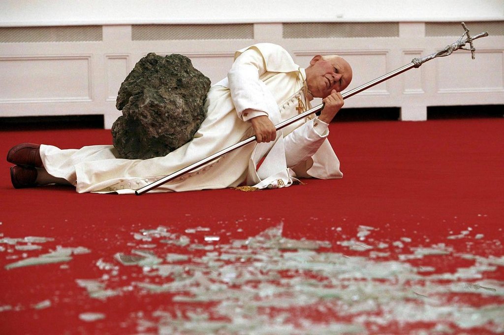 Photo du film Maurizio Cattelan: Be Right Back [2016]