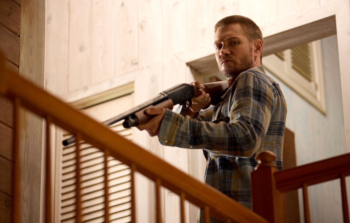 Photo from the movie Survive the Game [2021]