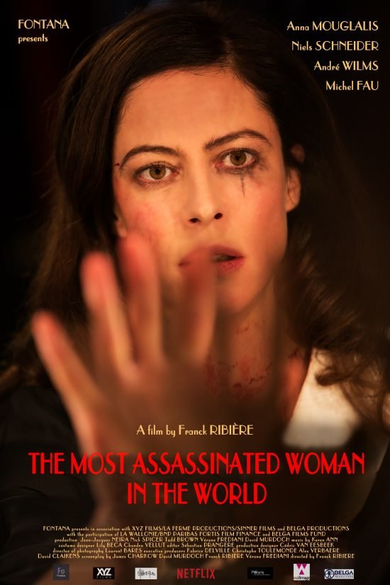French poster of the movie La Femme la plus assassinée du monde