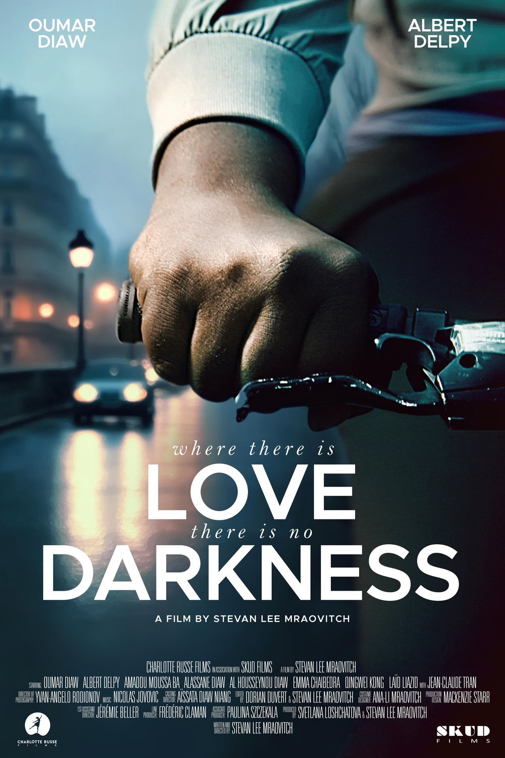 L'affiche du film Là où on s'aime, il ne fait jamais nuit [2025]