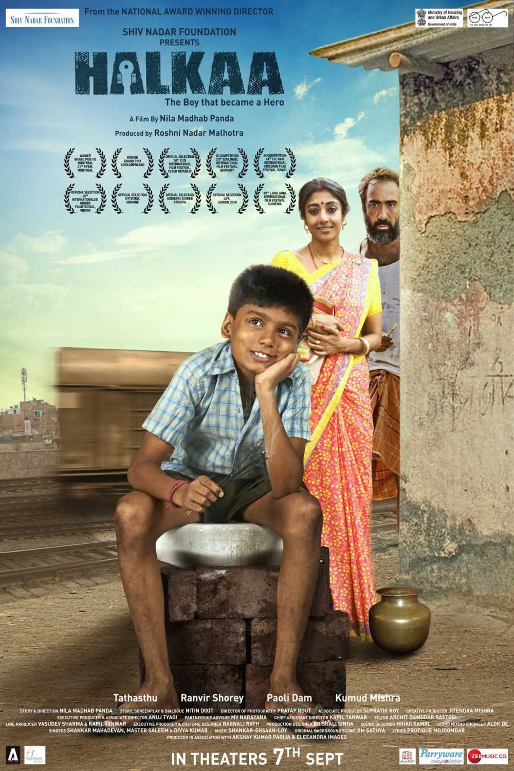 Hindi poster of the movie Halkaa