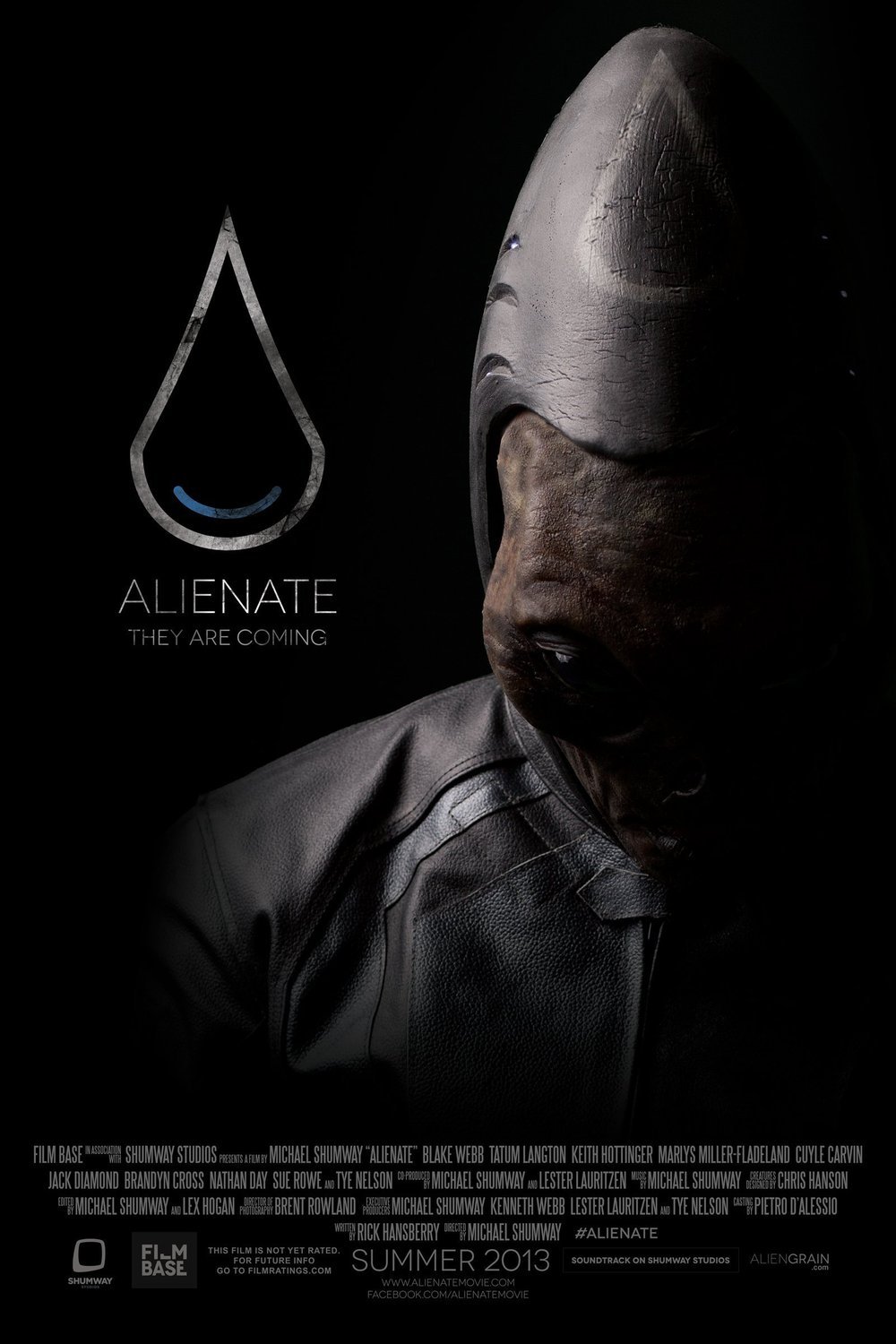 L'affiche du film Alienate