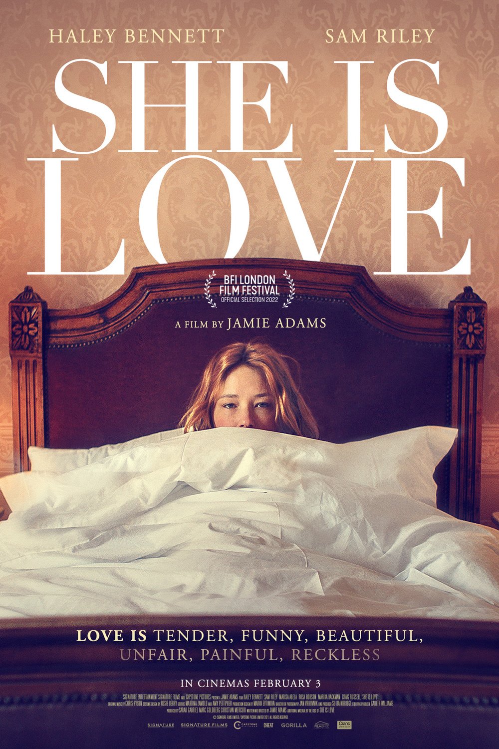 L'affiche du film She Is Love [2022]