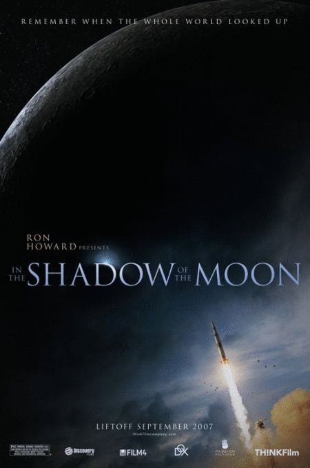 L'affiche du film In the Shadow of the Moon