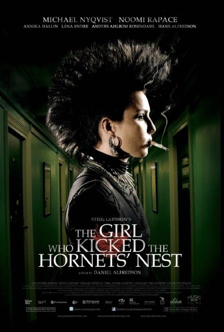L'affiche du film The Girl Who Kicked the Hornet's Nest